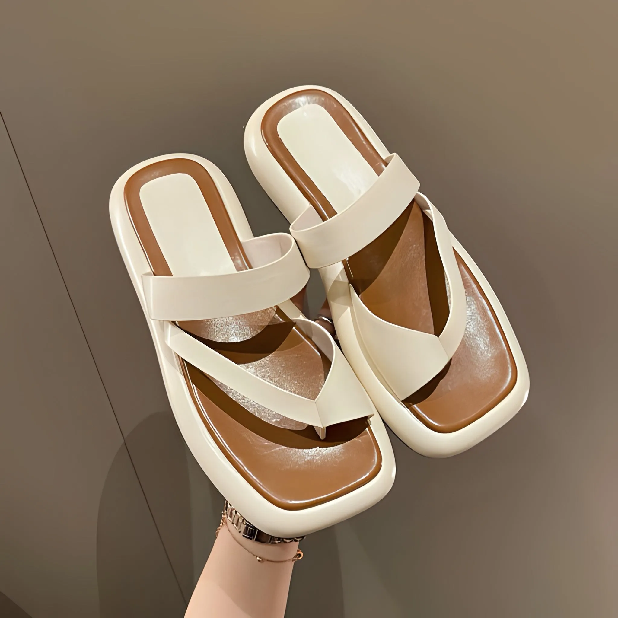 Amir Slippers