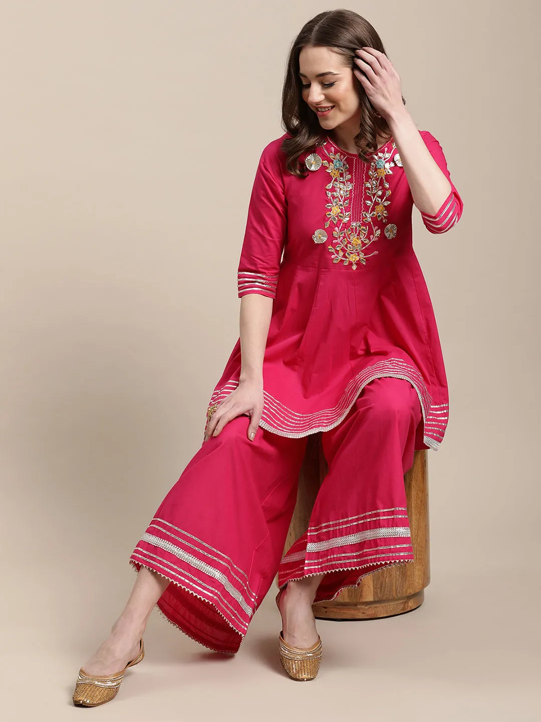 Gold Beaded Punjabi Jutti