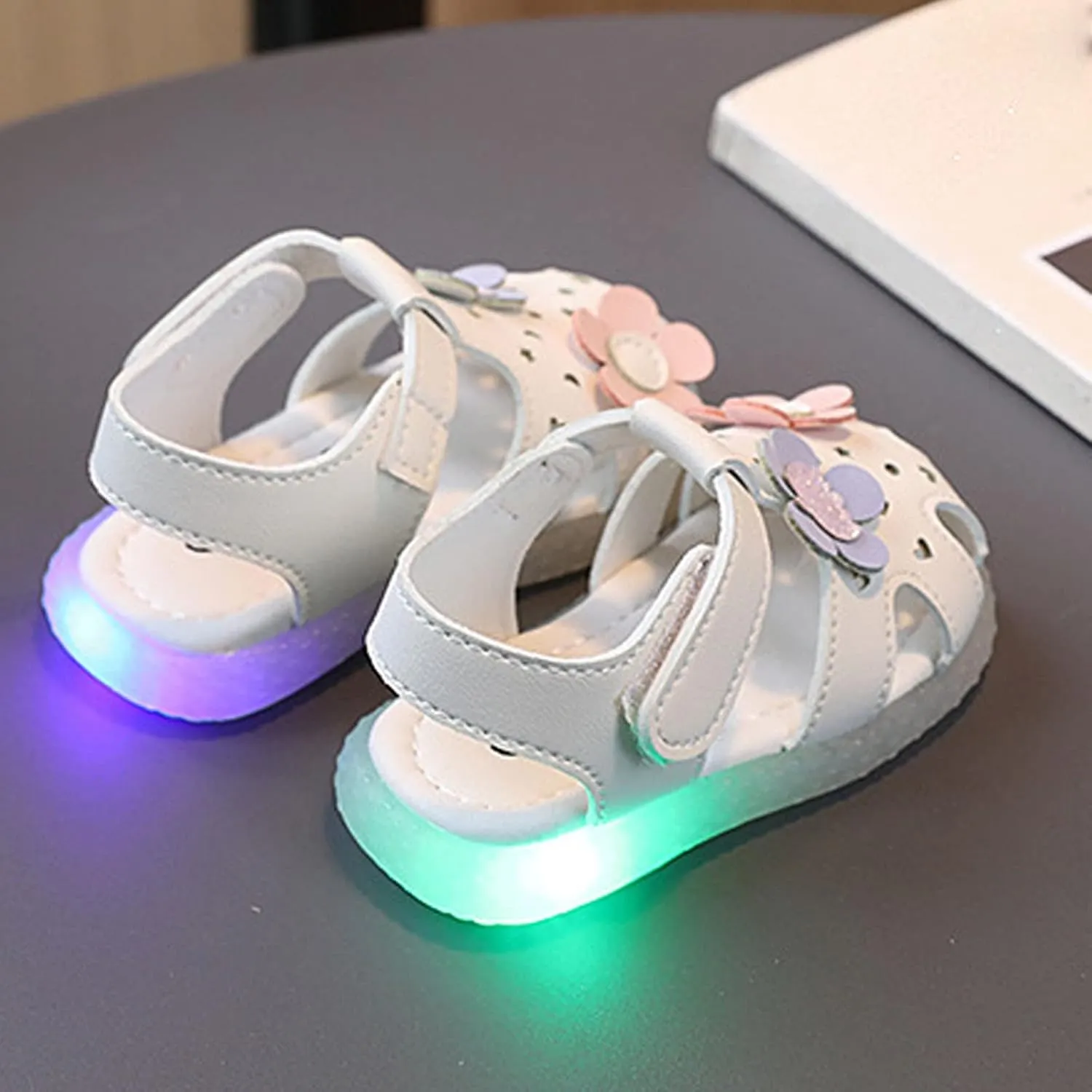 Infant Girls Closed-Toe Light Up Flower Sandals Princess Luminous Lightweight Soft Sole Anti-Slip Leather Flats