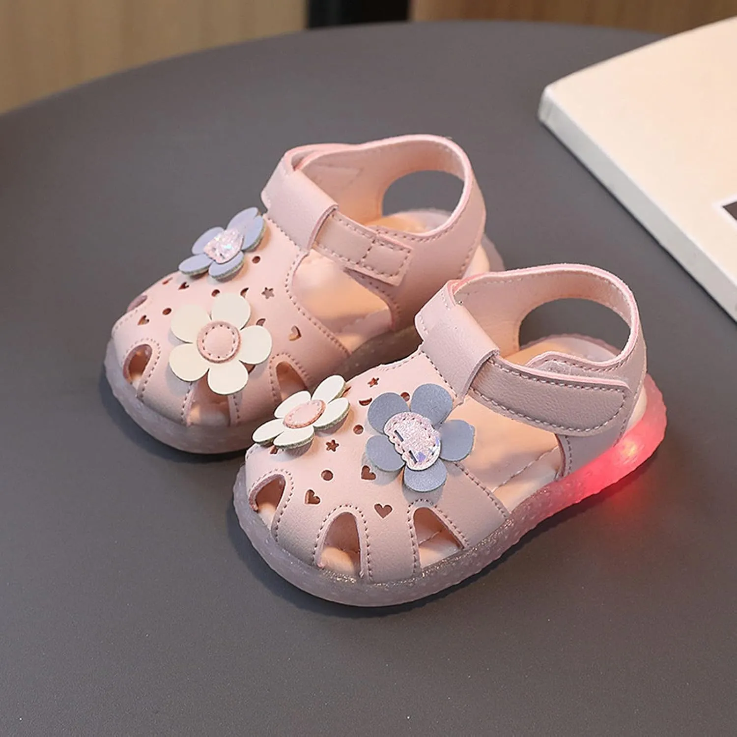 Infant Girls Closed-Toe Light Up Flower Sandals Princess Luminous Lightweight Soft Sole Anti-Slip Leather Flats