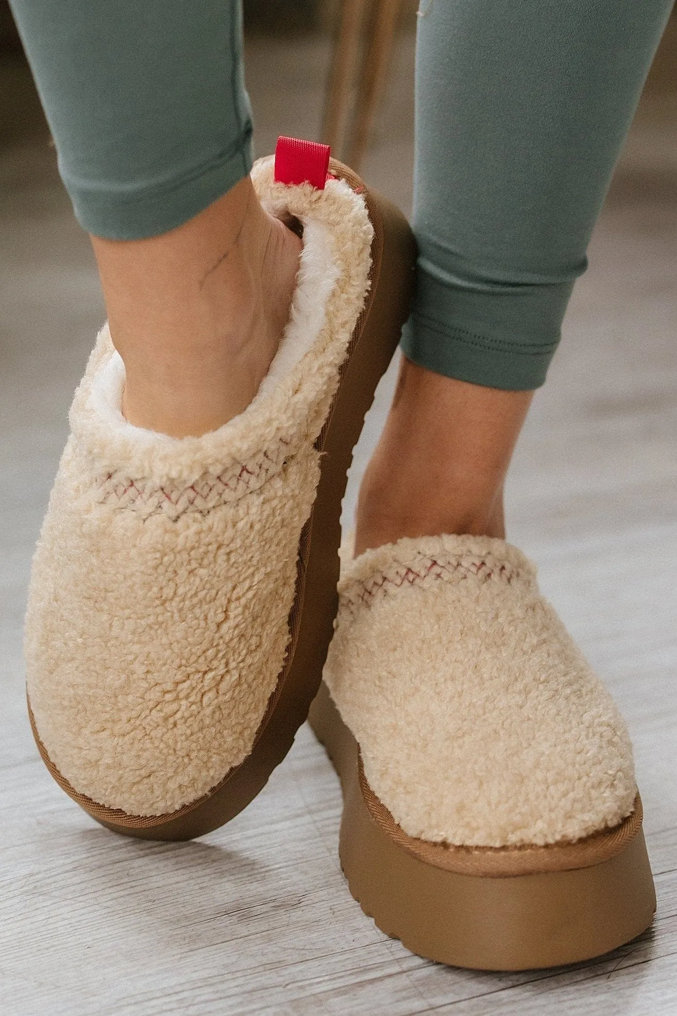 Isabella Suede Contrast Slippers | DROPSHIP