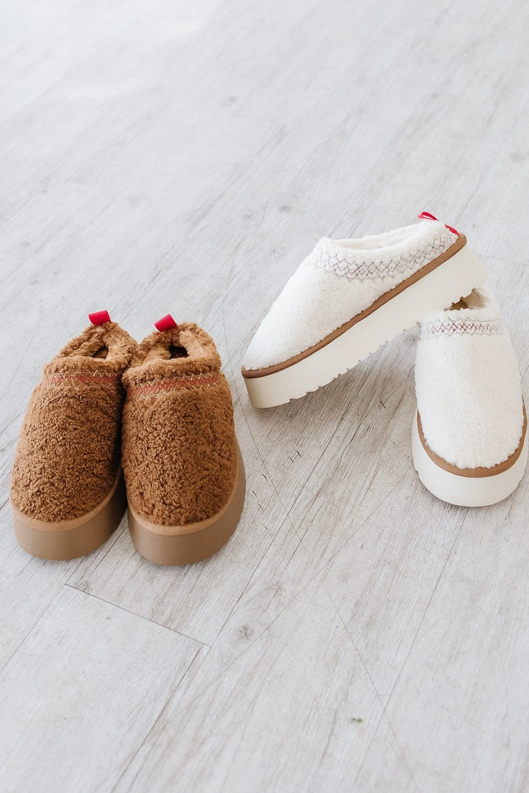 Isabella Suede Contrast Slippers | DROPSHIP