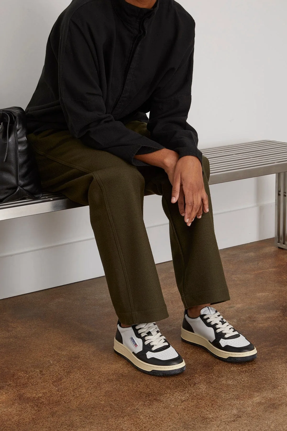 Medalist Low Women Sneaker in Black