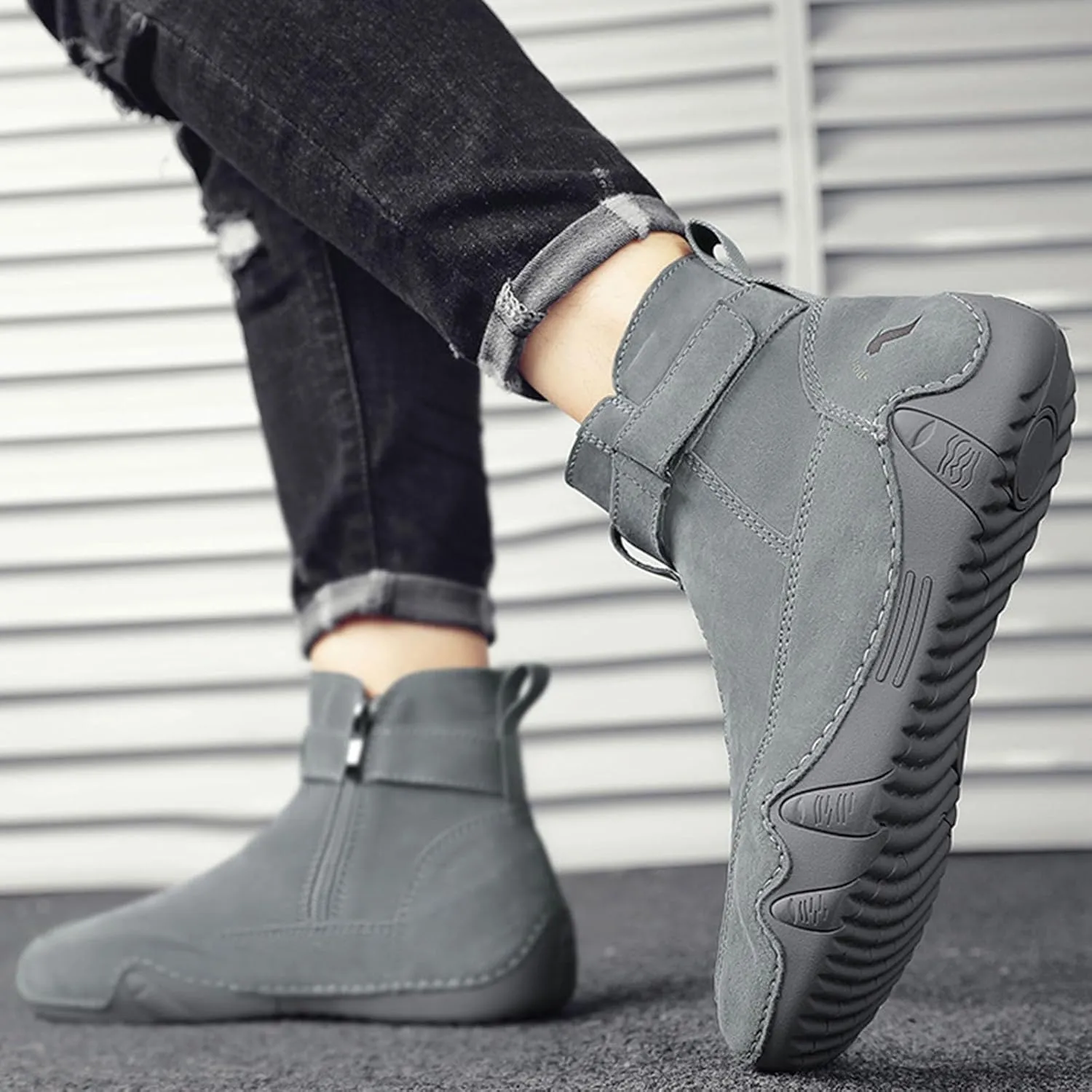Men's Slip on Walking Shoes Comfort Memory Foam Ultra Lightweight Breathable Fashion Sneakers Non Slip Arch Support Vacation Training Gym Shoes Wide Width