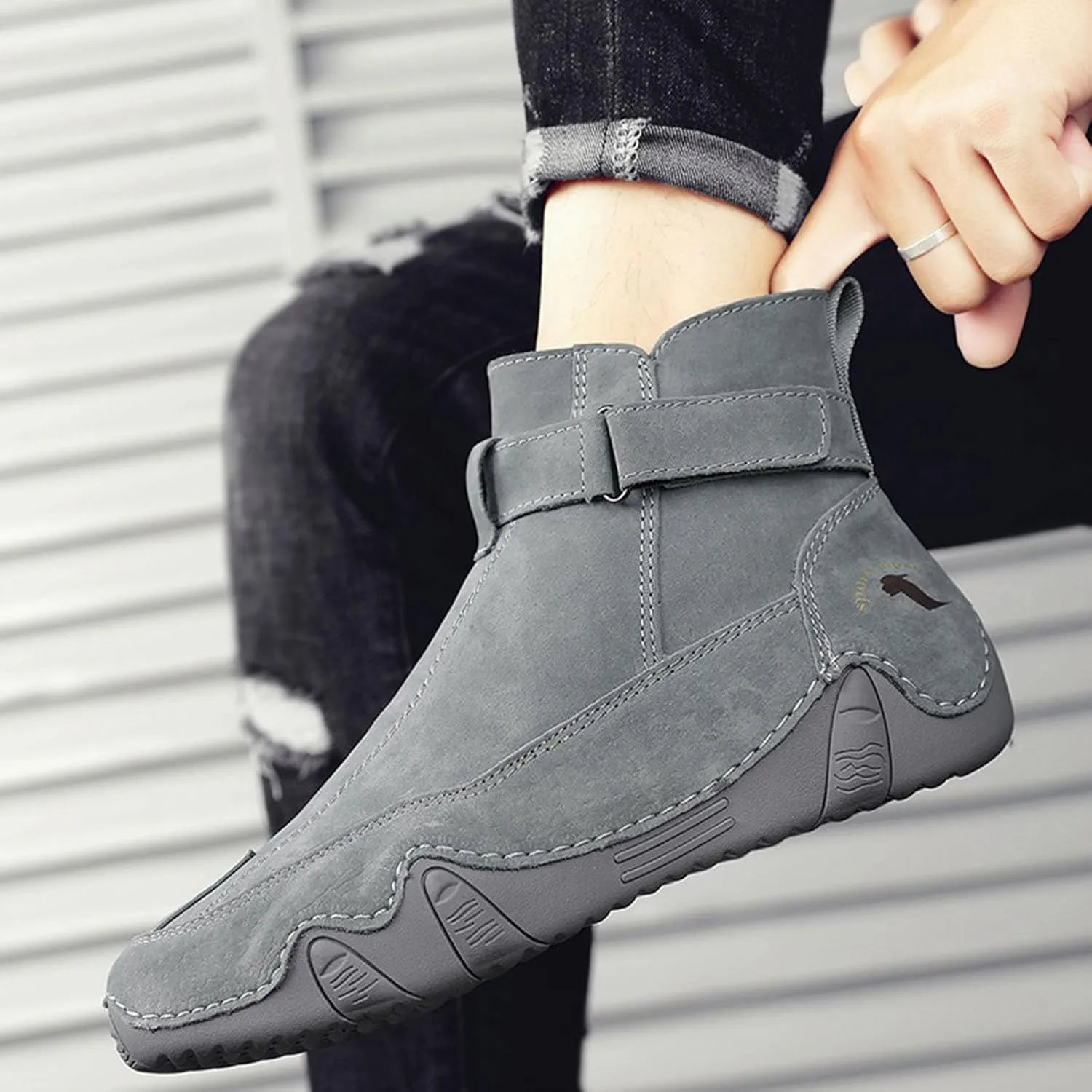 Men's Slip on Walking Shoes Comfort Memory Foam Ultra Lightweight Breathable Fashion Sneakers Non Slip Arch Support Vacation Training Gym Shoes Wide Width