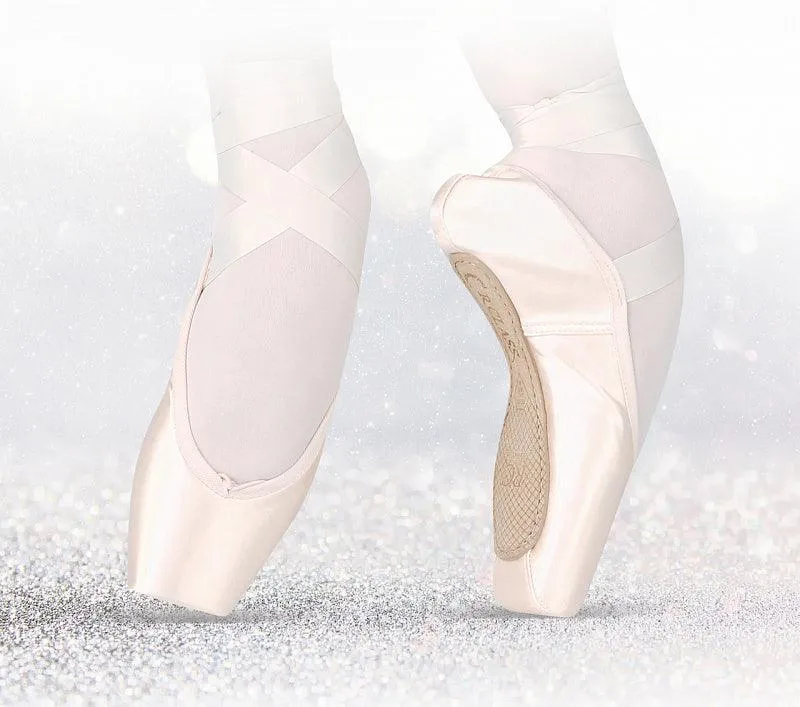 R Class RC47 Pointe Shoes