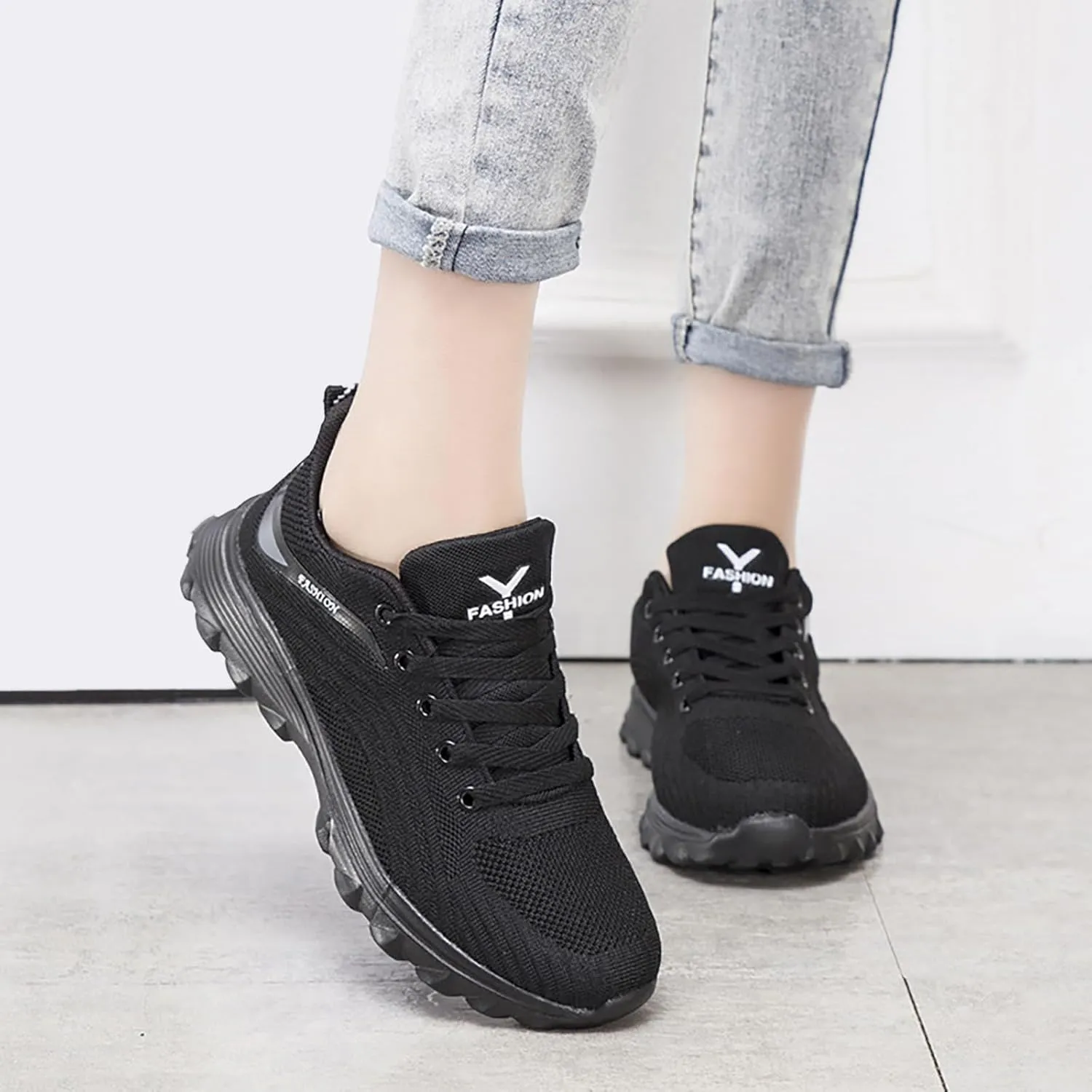 Slip on Walking Shoes Women Memory Foam Non Slip Comfortable Running Shoes Breathable Mesh Sports Workout Tennis Shoes Ladies 2024 Fashion Sneakers