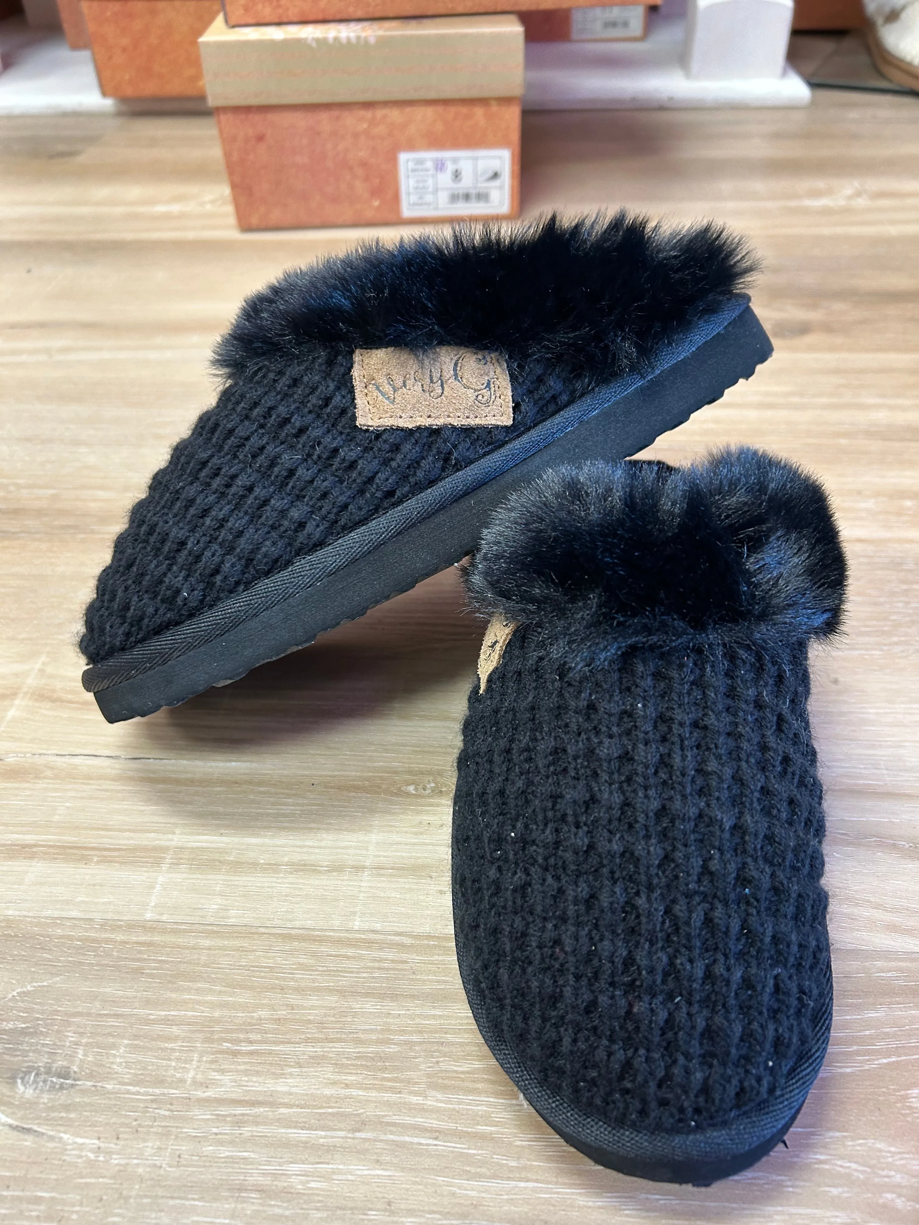 SWEATER SLIPPERS