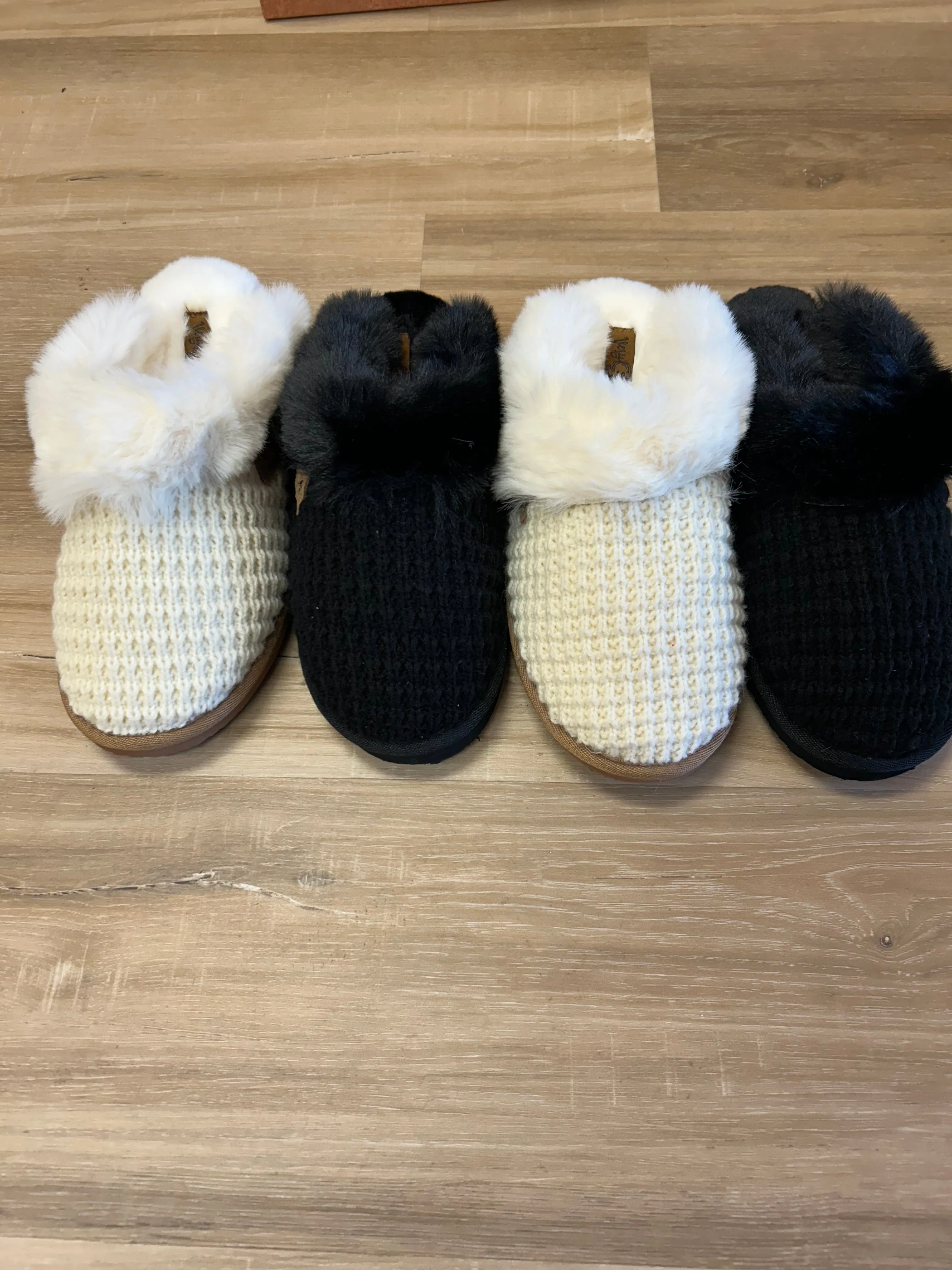 SWEATER SLIPPERS