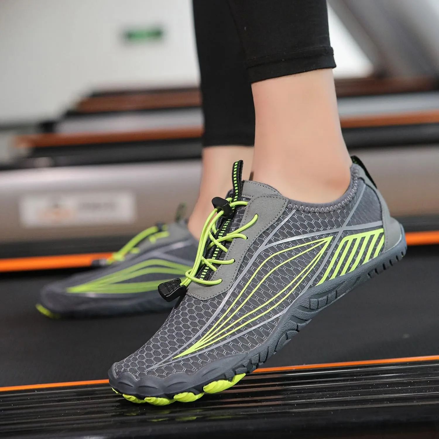 Women's Slip on Walking Shoes Non Slip Memory Foam Running Shoes Wide Width Breathable Gym Workout Shoes Ladies 2024 Fashion Sneakers