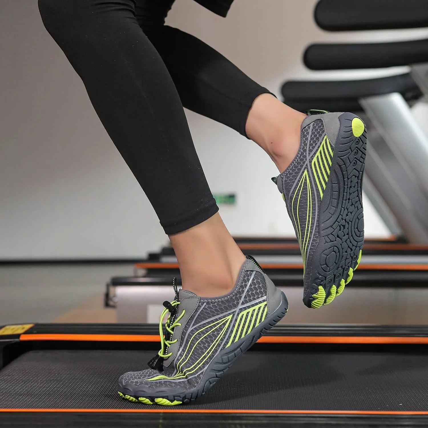 Women's Slip on Walking Shoes Non Slip Memory Foam Running Shoes Wide Width Breathable Gym Workout Shoes Ladies 2024 Fashion Sneakers